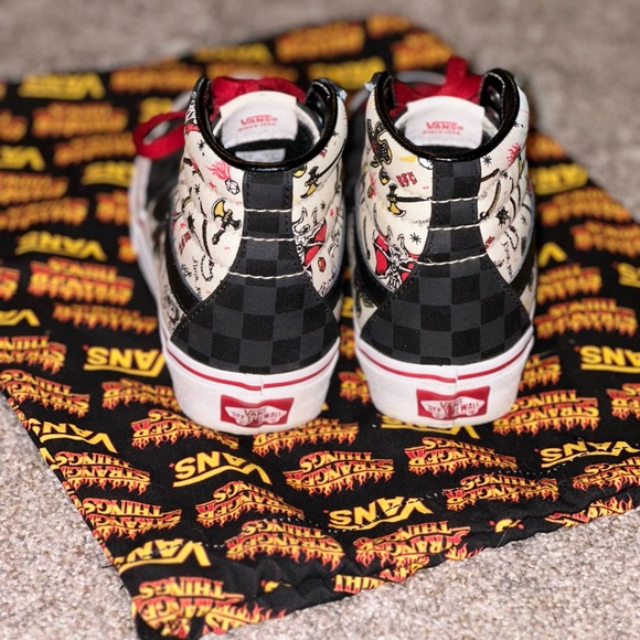 Vans X Stranger Things Customs Sk8-Hi Size 5 - Picture 7 of 7